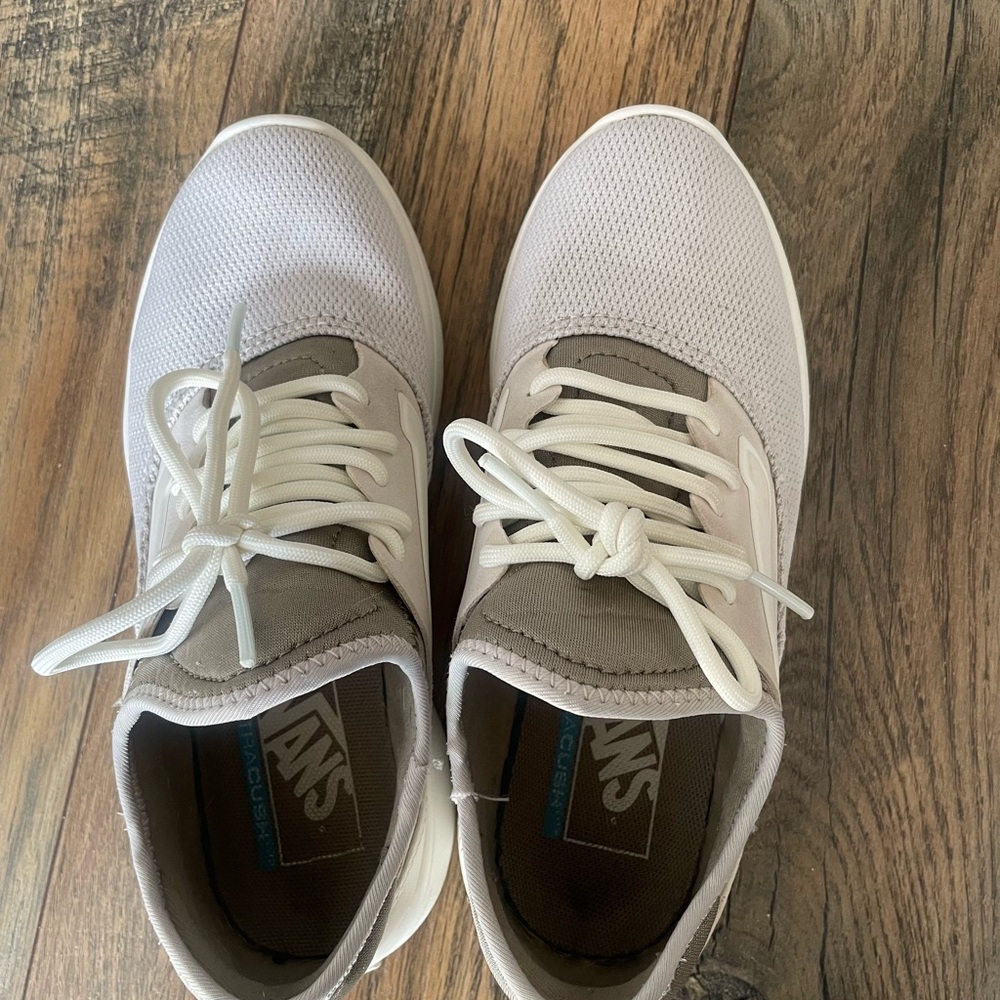Vans Off The Wall White Sneakers - Picture 3 of 6